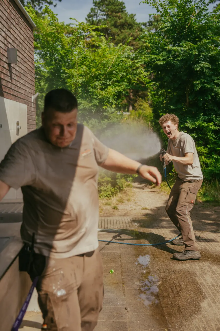 Werken bij de schoonmaak op Bakkum